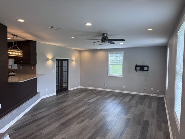 1161 Barkley Hills Rd, Clarksville, TN 37040