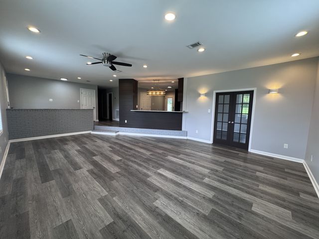 1161 Barkley Hills Rd, Clarksville, TN 37040