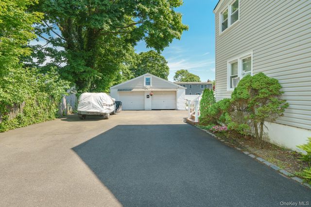 733 14th Street, West Babylon, NY 11704
