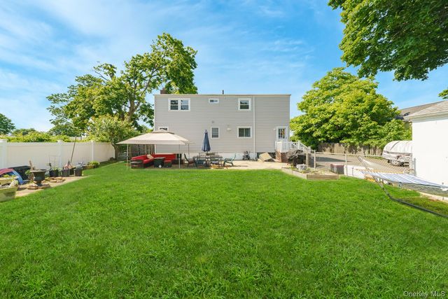 733 14th Street, West Babylon, NY 11704