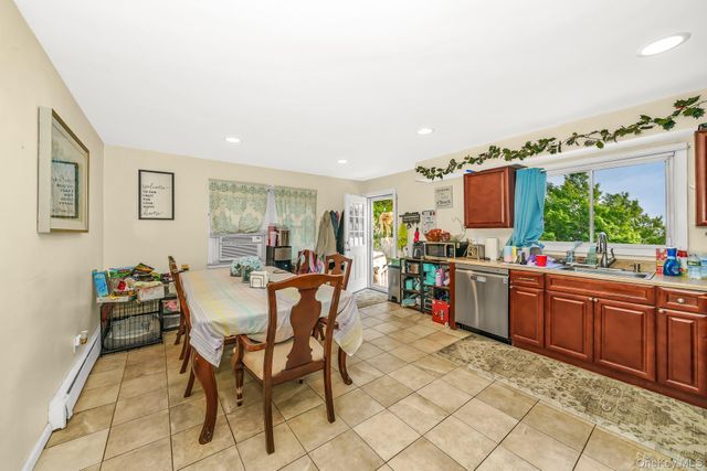 733 14th Street, West Babylon, NY 11704