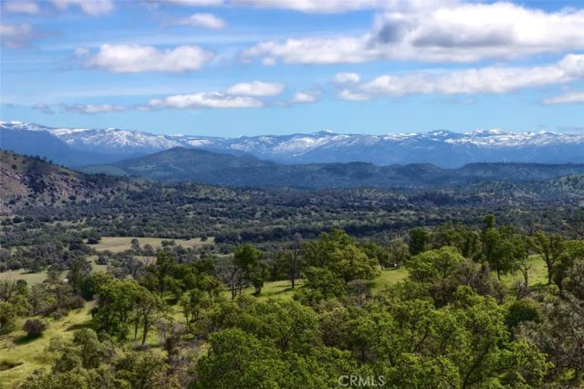 42625 Red Top Mountain Court, Coarsegold, CA 93614