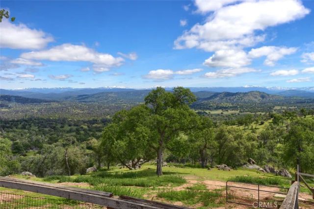 42625 Red Top Mountain Court, Coarsegold, CA 93614