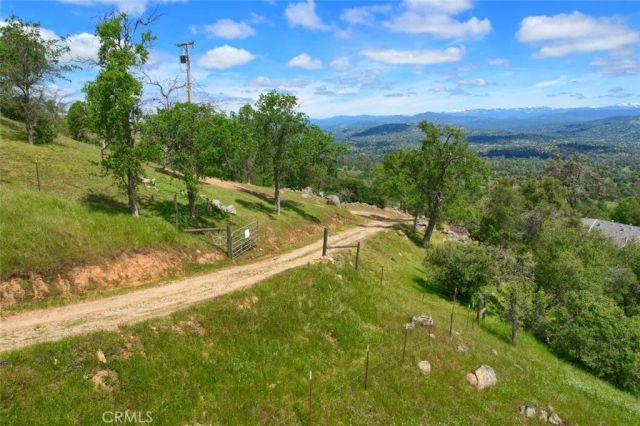 42625 Red Top Mountain Court, Coarsegold, CA 93614
