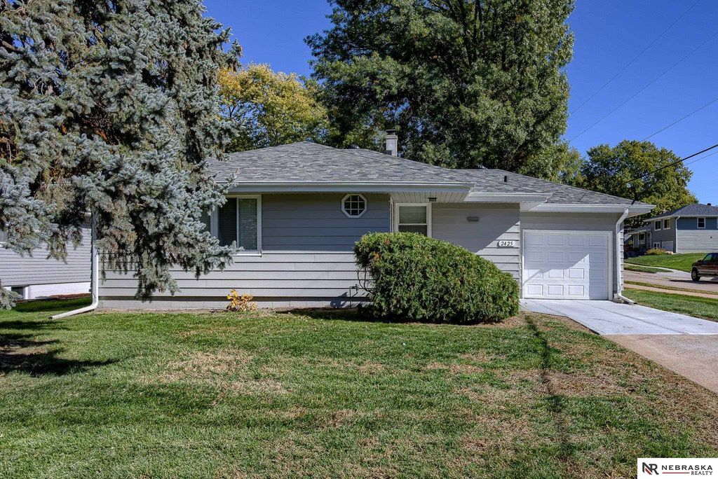 2425 S 47th Street, Omaha, NE 68106