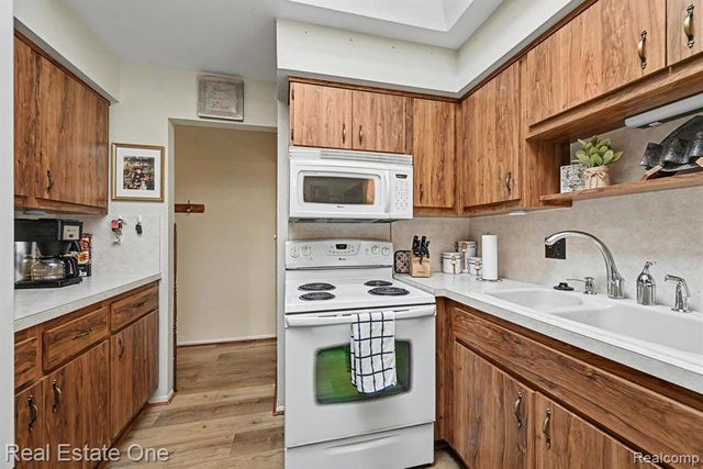 10928 Balfour Avenue, Allen Park, MI 48101
