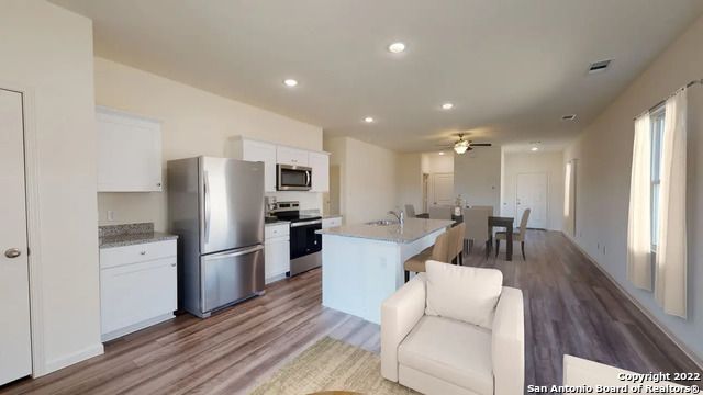 5611 Finch Canyon, Converse, TX 78109