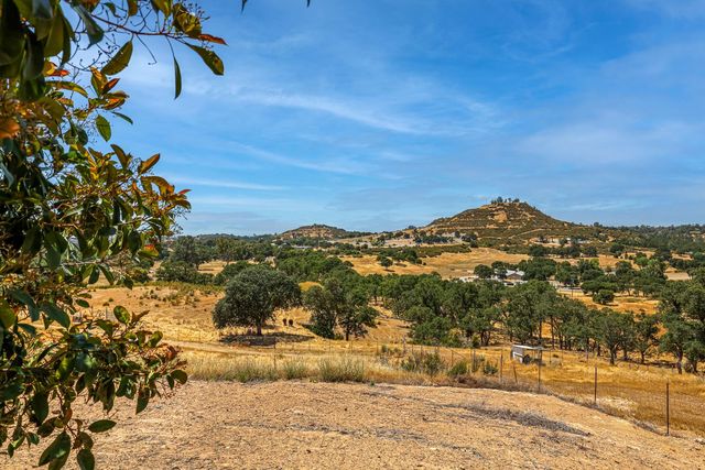 3049 Patriot Way, Valley Springs, CA 95252