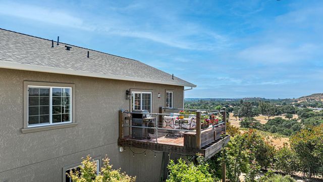 3049 Patriot Way, Valley Springs, CA 95252