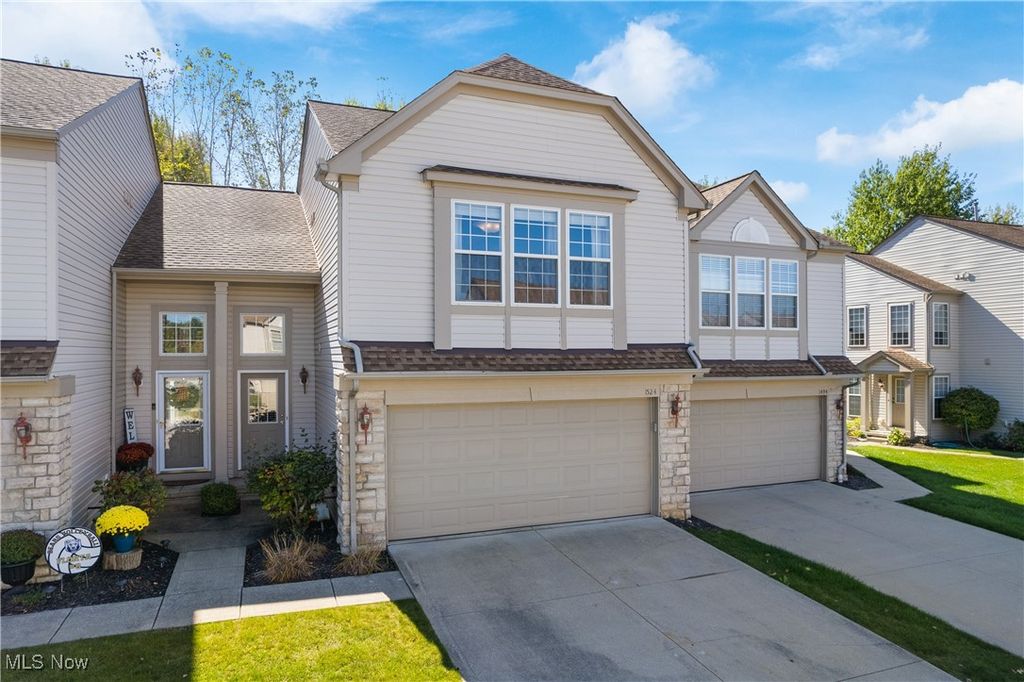 1524 S Yorkshire Drive, Broadview Heights, OH 44147