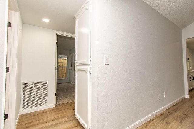 2016 Scotch Pine Dr, Modesto, CA 95351