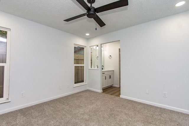 2016 Scotch Pine Dr, Modesto, CA 95351