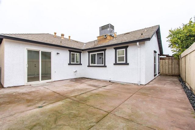 2016 Scotch Pine Dr, Modesto, CA 95351