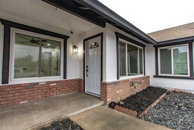 2016 Scotch Pine Dr, Modesto, CA 95351