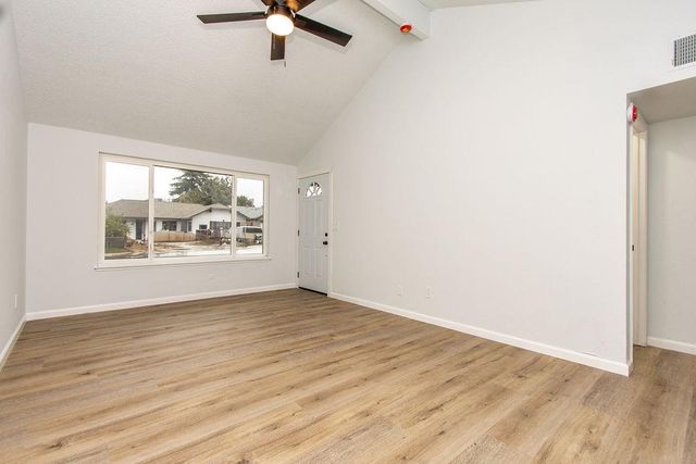 2016 Scotch Pine Dr, Modesto, CA 95351