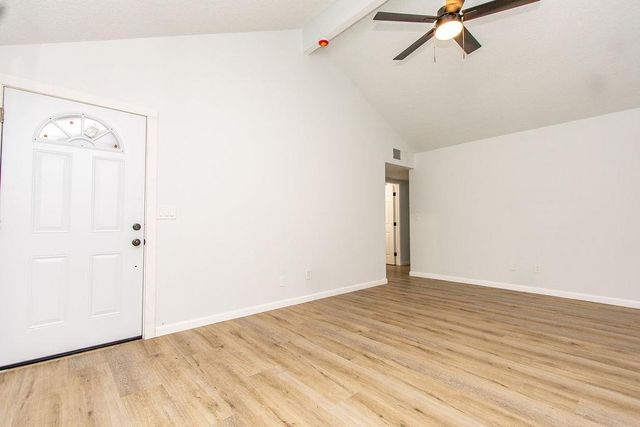 2016 Scotch Pine Dr, Modesto, CA 95351