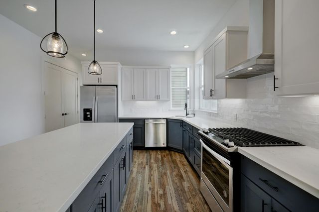 1537 W 24th Street A, Houston, TX 77008