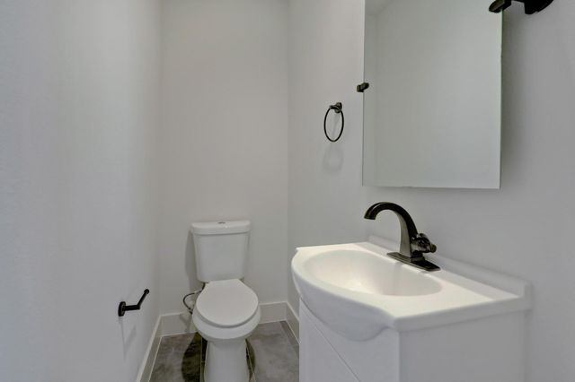 1537 W 24th Street A, Houston, TX 77008