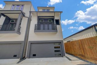 1537 W 24th Street A, Houston, TX 77008