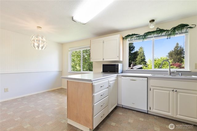 12236 SE 219th Place, Kent, WA 98031