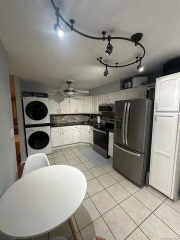 224 Farber Drive Farber 224, West Babylon, NY 11704