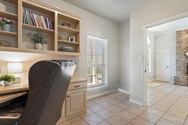 16687 Meadow Crest, Lindale, TX 75771