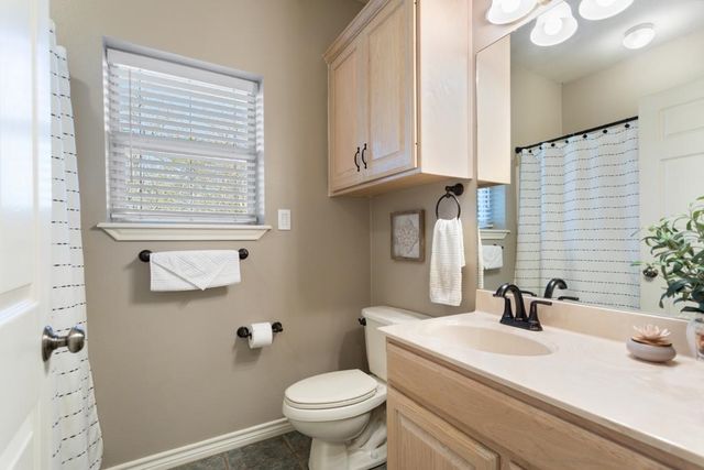 16687 Meadow Crest, Lindale, TX 75771