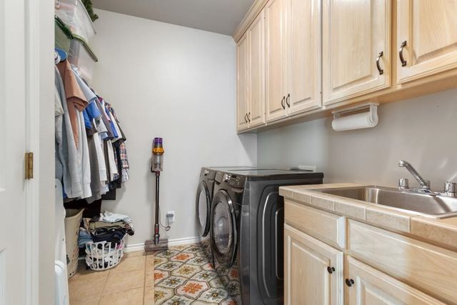 16687 Meadow Crest, Lindale, TX 75771