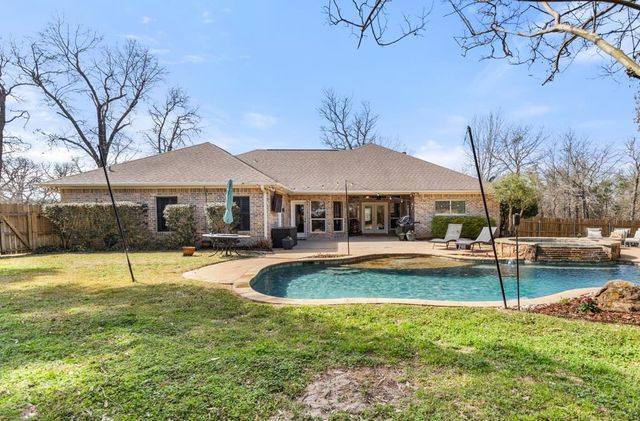 16687 Meadow Crest, Lindale, TX 75771