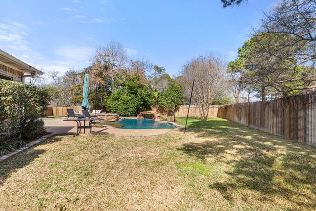 16687 Meadow Crest, Lindale, TX 75771