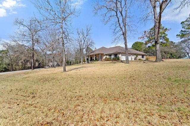 16687 Meadow Crest, Lindale, TX 75771