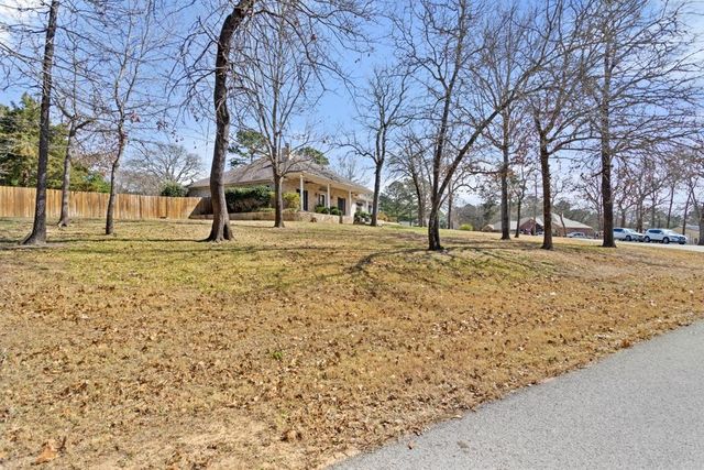 16687 Meadow Crest, Lindale, TX 75771