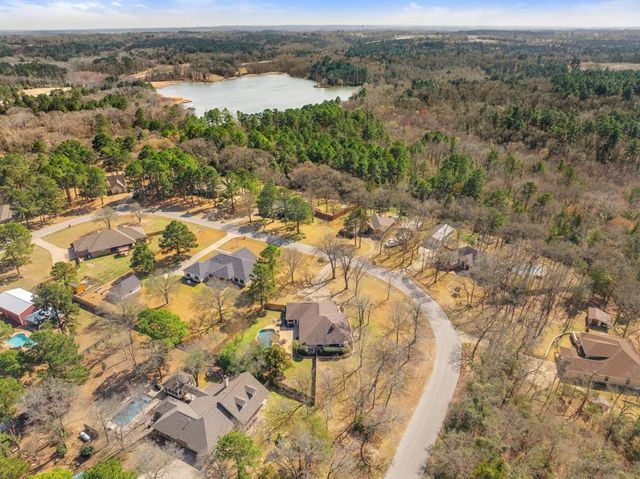 16687 Meadow Crest, Lindale, TX 75771