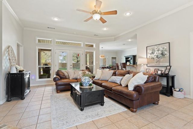 16687 Meadow Crest, Lindale, TX 75771