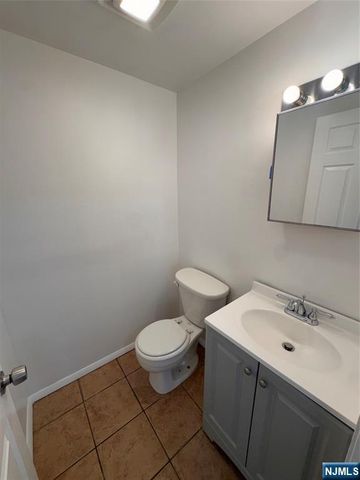 117 12th Street 1, Newark, NJ 07107