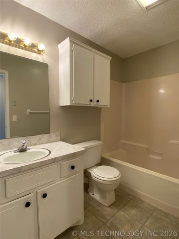 11129 S Date Street, Jenks, OK 74037