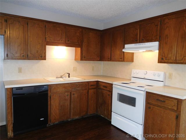 11129 S Date Street, Jenks, OK 74037