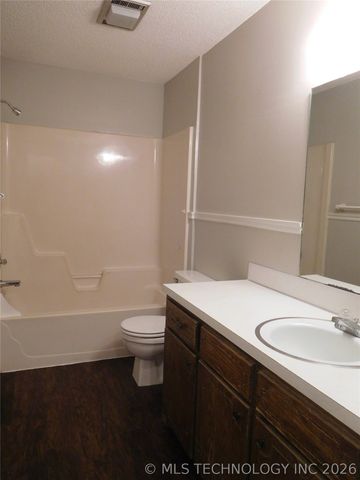 11129 S Date Street, Jenks, OK 74037