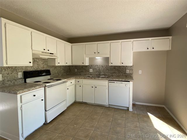 11129 S Date Street, Jenks, OK 74037