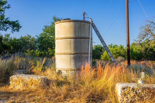 716 Reeh Weinheimer RD, Fredericksburg, TX 78624