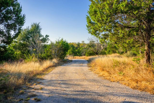 716 Reeh Weinheimer RD, Fredericksburg, TX 78624