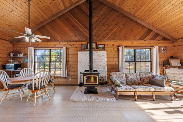 716 Reeh Weinheimer RD, Fredericksburg, TX 78624