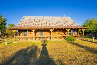 716 Reeh Weinheimer RD, Fredericksburg, TX 78624