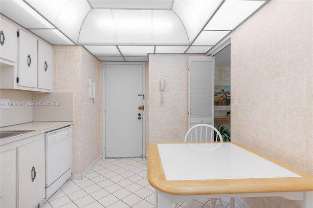 600 Three Islands Blvd 411, Hallandale Beach, FL 33009