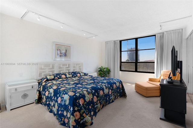 600 Three Islands Blvd 411, Hallandale Beach, FL 33009