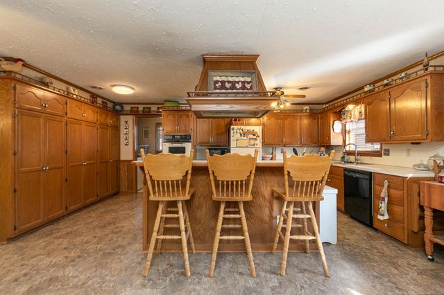 550 W Hubble Drive, Marshfield, MO 65706