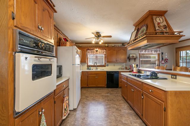 550 W Hubble Drive, Marshfield, MO 65706