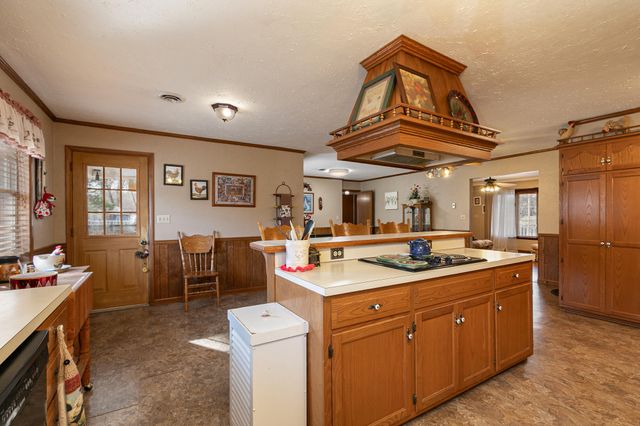 550 W Hubble Drive, Marshfield, MO 65706