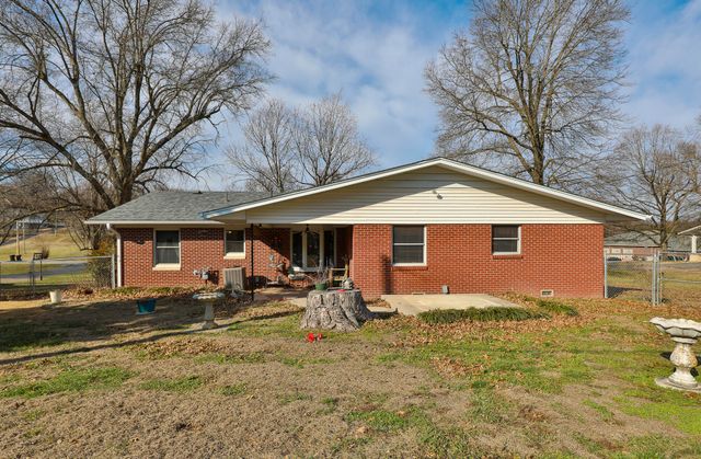 550 W Hubble Drive, Marshfield, MO 65706