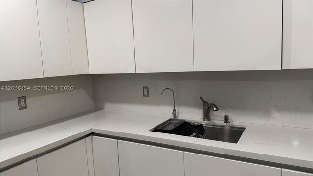 529 SW 79th Ave, Miami, FL 33144